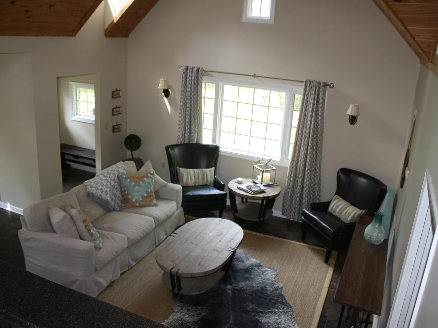 1 bed, 900 sqft, $2,400 — Photo 3