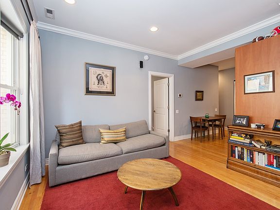 5th image of 2545 N Clark St APT 1