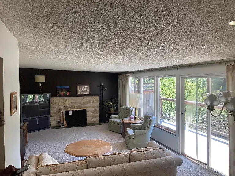 260 East 38th Avenue — Photo 2