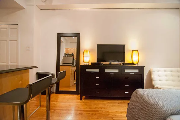 Rented by WAM Partners - William Moses Co. | media 3
