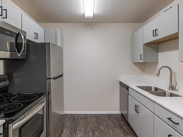 101_property_10-2025_trailside-place_009