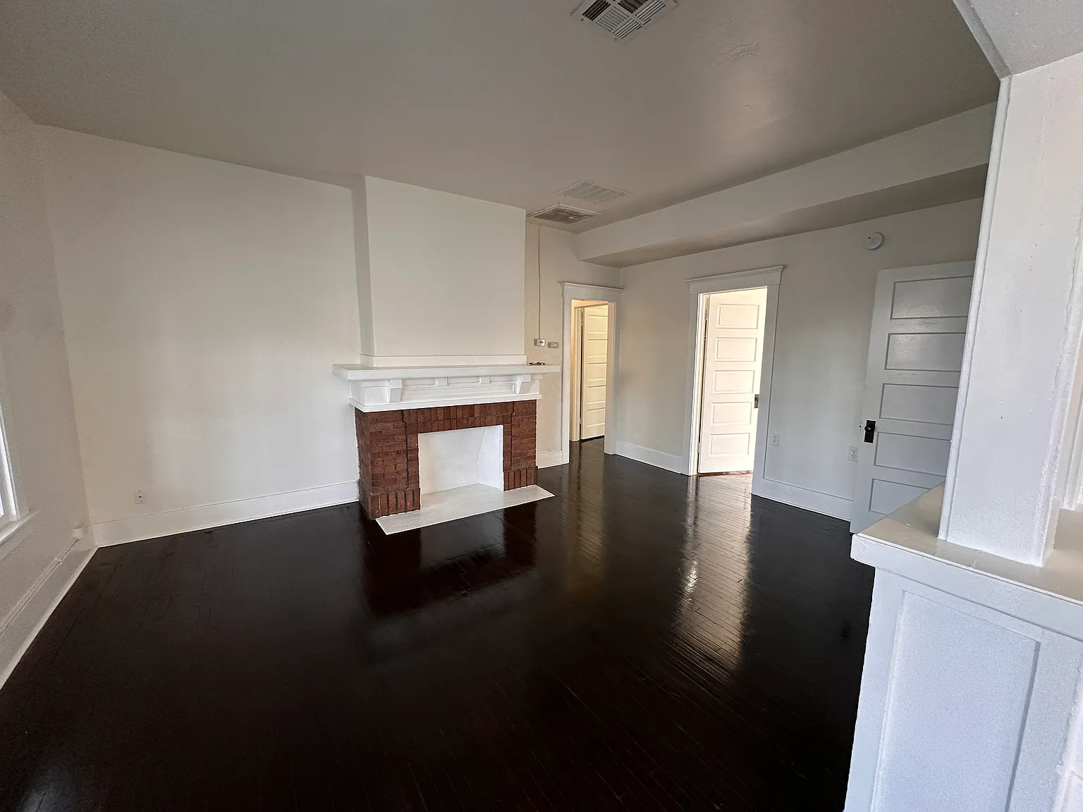 2 bed, 856 sqft, $1,650 — Photo 2