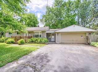 4098 Coral St, Burton, MI