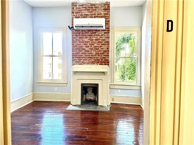 Studio, 1.0 bath, 465 sqft, $1,250 — Photo 2