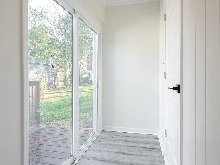 1730 Dallas Ave — Photo 2