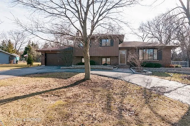 30W429 Mulberry Dr photo 1