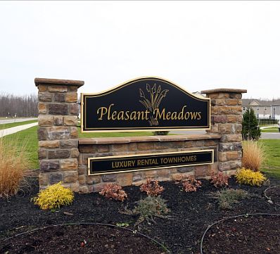 1st image of 8 Arborwood Dr