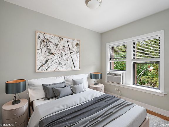 4th image of 536 W Arlington Pl APT 212