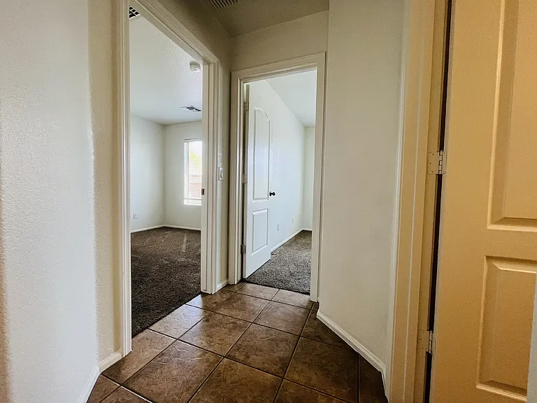 8202 S 47th Ave — Photo 22