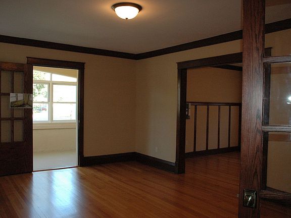 4th image of 1407 3rd Ave SE APT 302