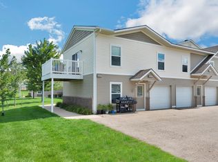 6119 E Fieldstone Hills Dr SE UNIT 8, Caledonia, MI 49316