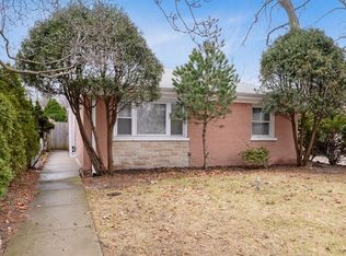 1820 Brummel St, Evanston, IL 60202
