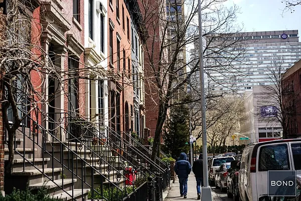 Rented by Bond New York | media 12