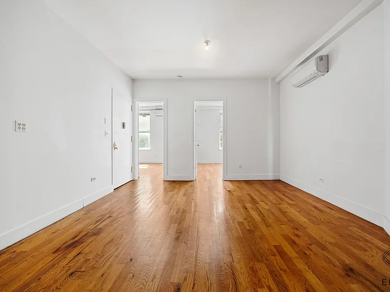 735 Rogers Ave #2L — Photo 7