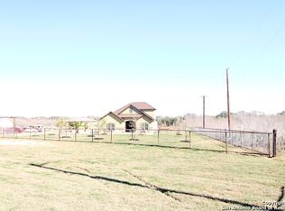 188 Borderbrook Dr, Lytle, TX 78052