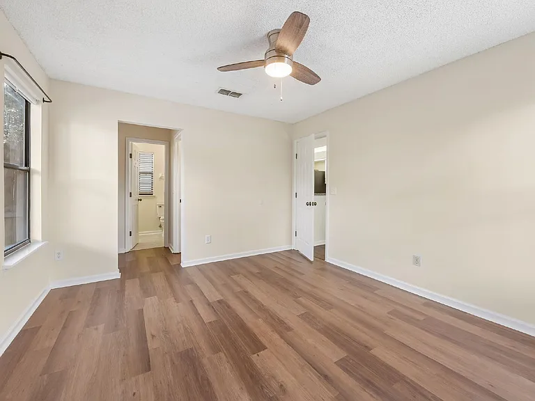 8362 Rockridge Dr — Photo 13
