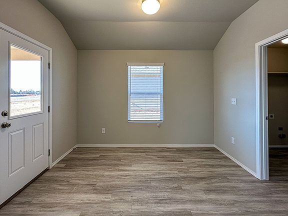 2nd image of 600 W Ava Dr