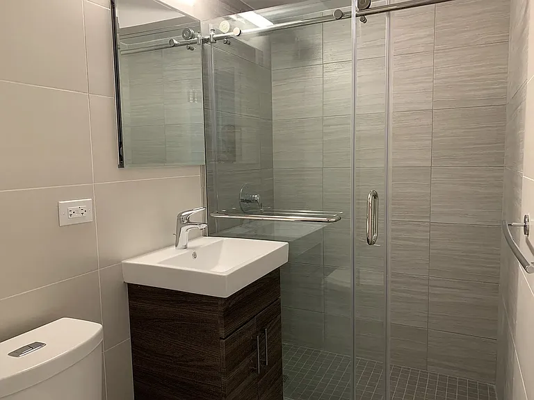 340 E 51st St #2H — Photo 6