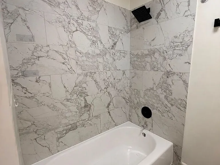 1427 Adrian Ln — Photo 13