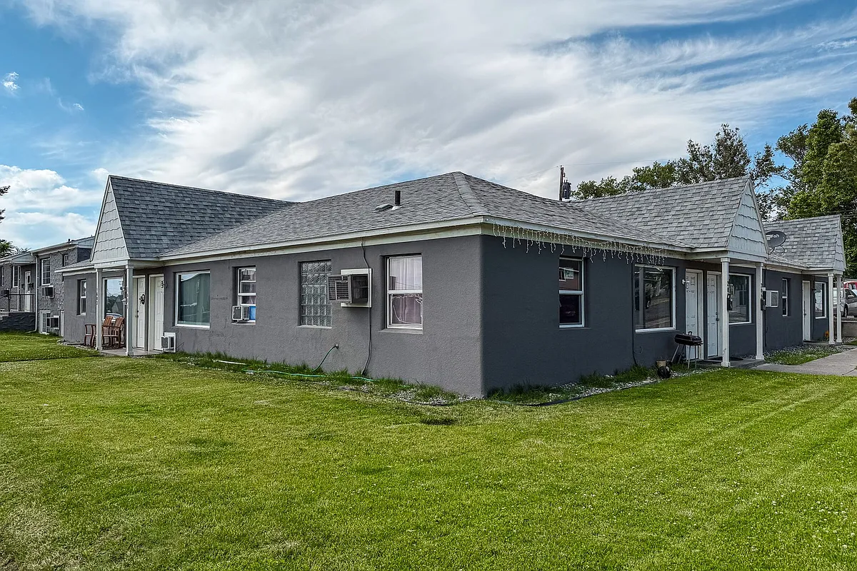 Building Photo - Clark Street Fiveplex