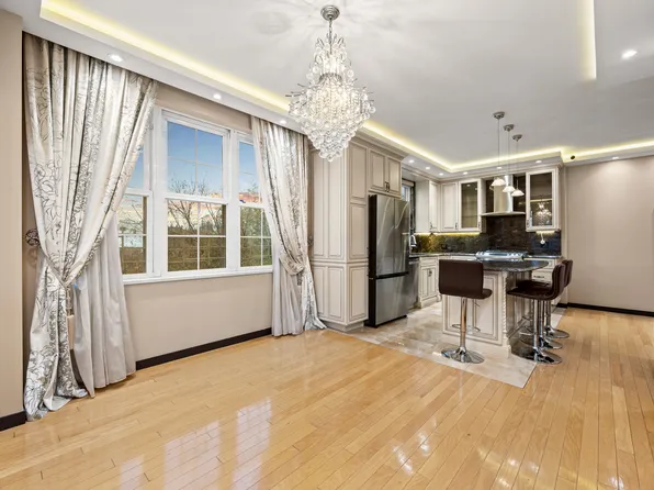 45 Oceana Drive East image 11 of 31