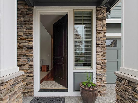 2nd image of 6418 NE Woodview Dr