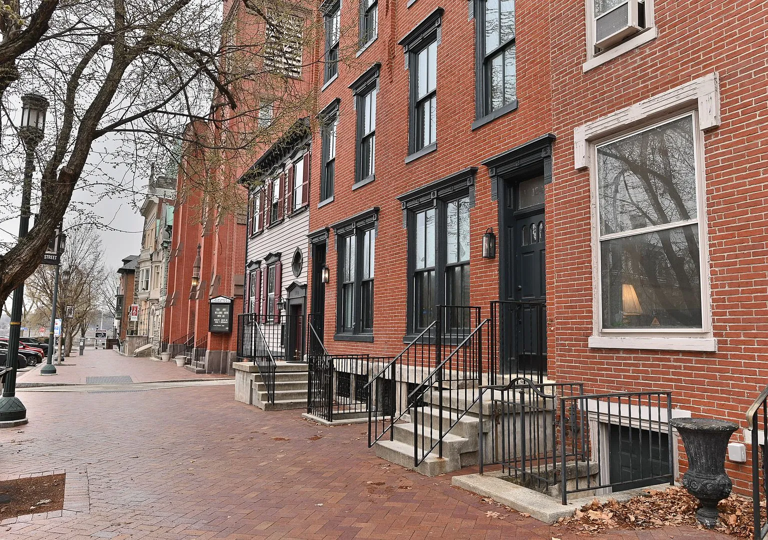 122-124 State St — Photo 2