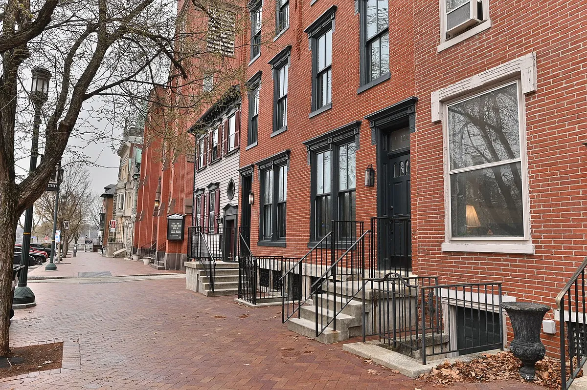 Building Photo - 122-124 State St