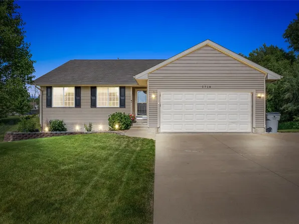 1716 23rd St SW, Cedar Rapids, IA 52404