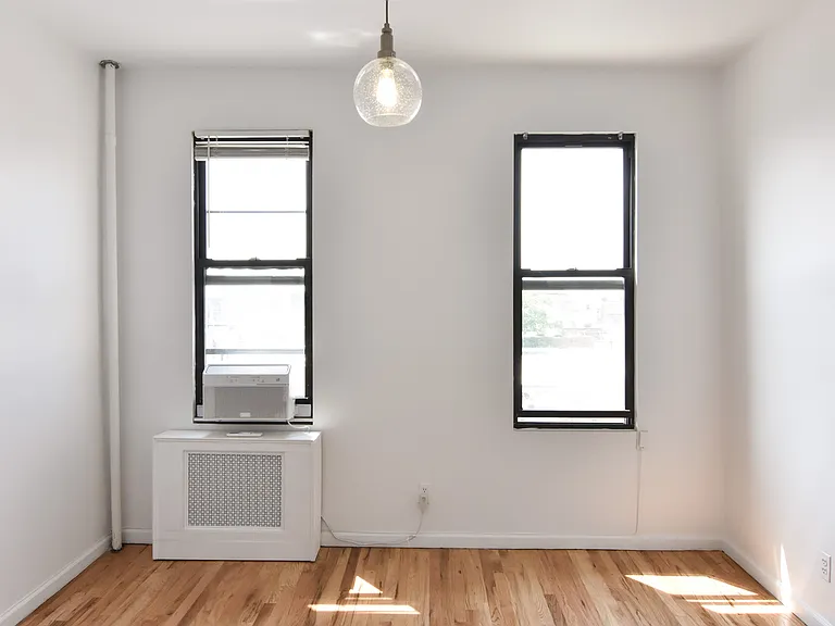 955 Grand St #3 — Photo 2