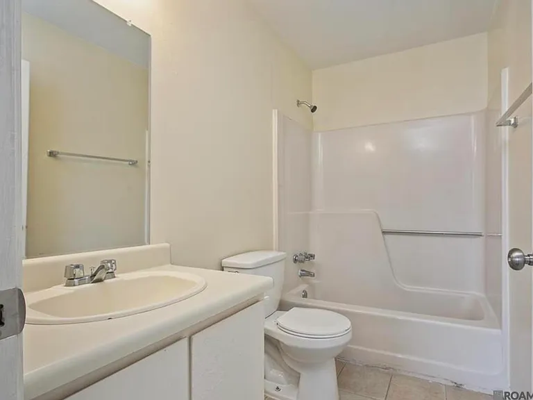 1757 Boulevard De Province #B — Photo 6