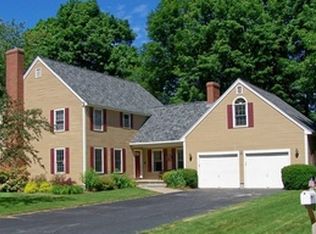 51 Edgewood Dr, Hampton, NH 03842