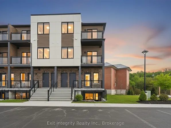 42 Lowes Rd W, Guelph, ON