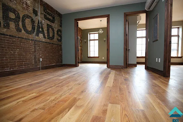 Rented by EXR | media 21