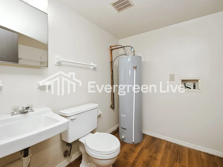 8067 Mount Aetna St — Photo 14