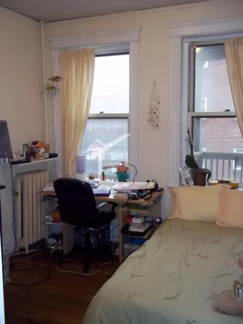 13 Euston St #2B Brookline MA 02446 — Photo 3