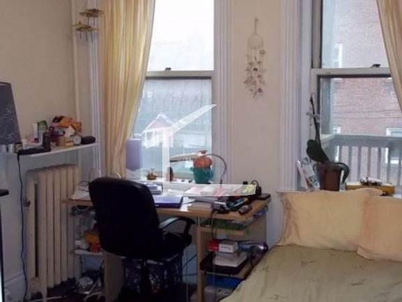3rd image of 3 Euston St #2B
