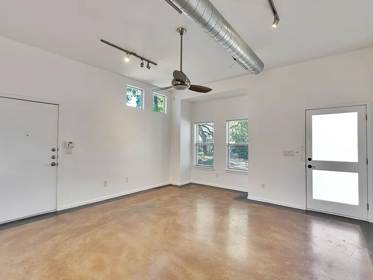 3808 Menchaca Rd — Photo 3
