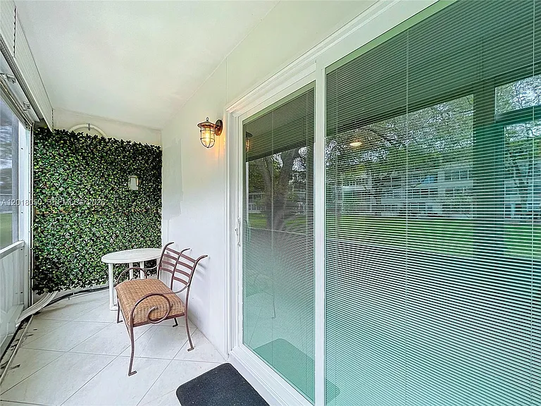 226 Newport Ct #O — Photo 31
