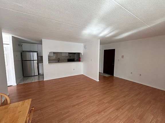 3rd image of 25 Skyline Dr APT 1