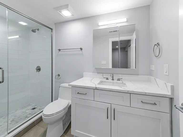 935 W Winona St #GDNN — Photo 8