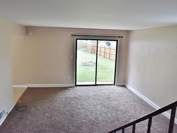 5th image of 651 Julie Dr