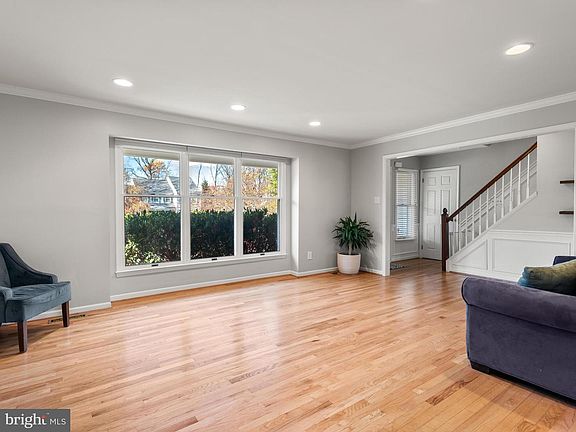 4th image of 236 Spring Run Ln