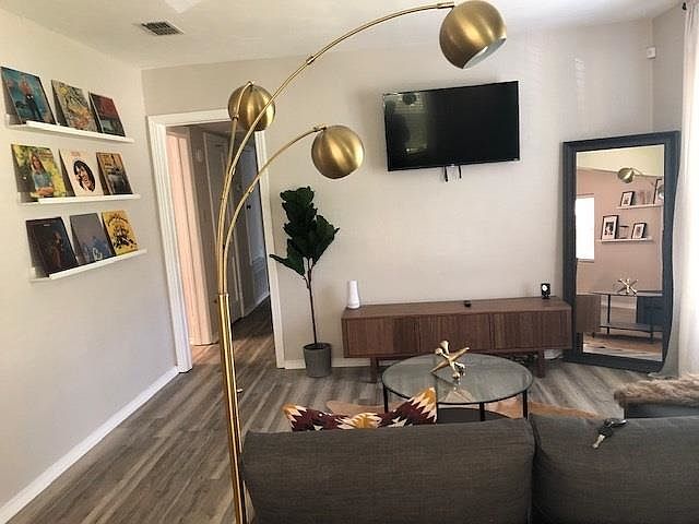 1st image of 1315 Circle Dr