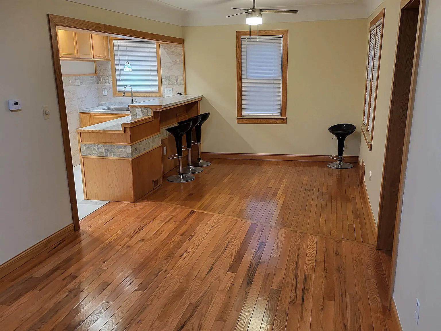 3 bed, 1000 sqft, $1,800 — Photo 4
