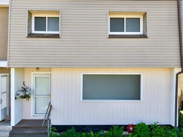 9527 N 89th Ave, Peace River, AB T8S 1G7