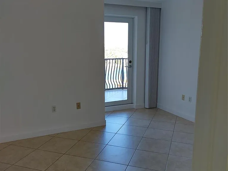 100 S Birch Rd #1005D — Photo 12