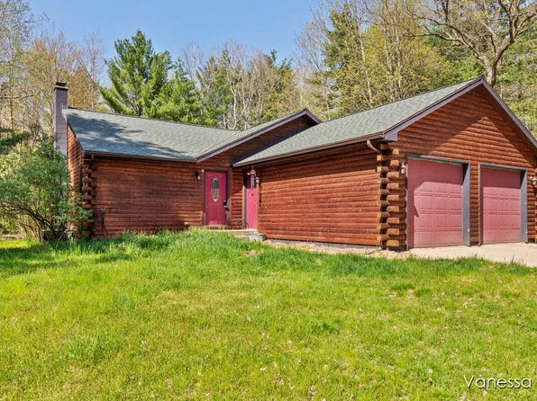 21594 Dewey Rd, Howard City, MI 49329