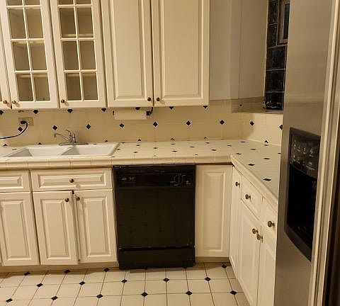 4th image of 6110 S Kimbark Ave #3