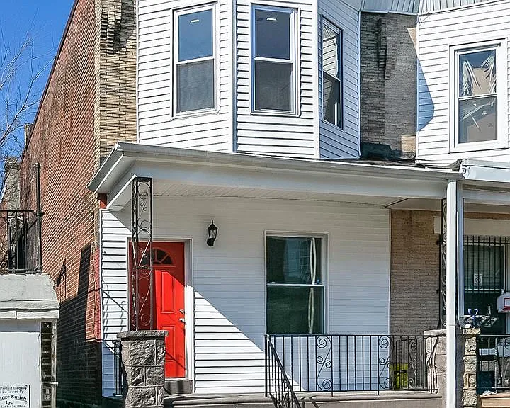 142 S Peach St — Photo 1